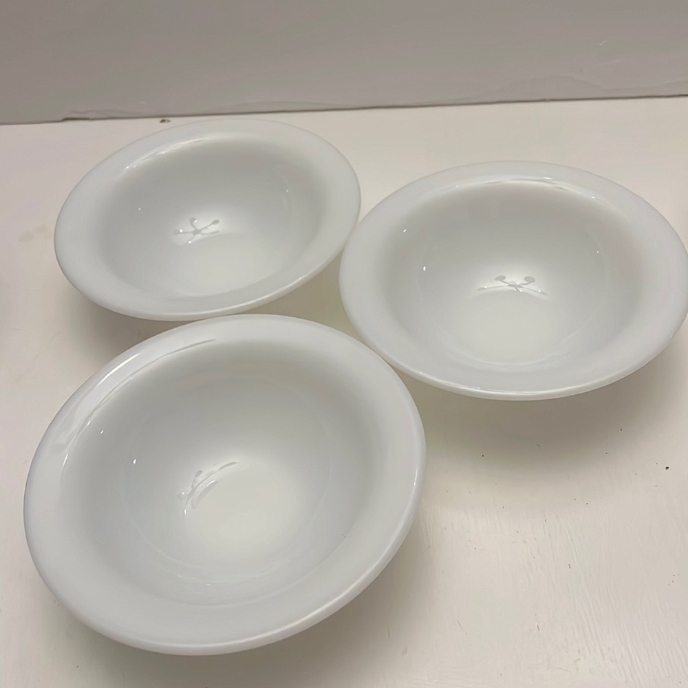 Vintage Pyrex 6 Inch Lipped cereal Bowls